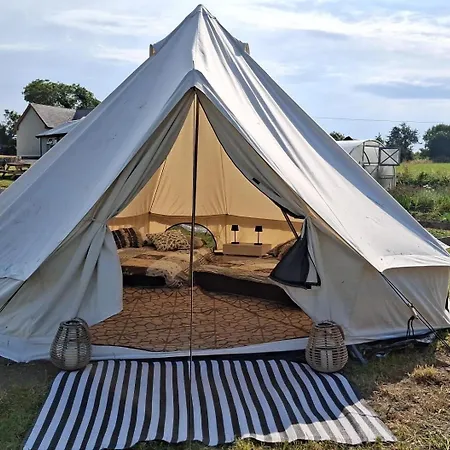 Sleep4glampingtent-neartralee-countryside *